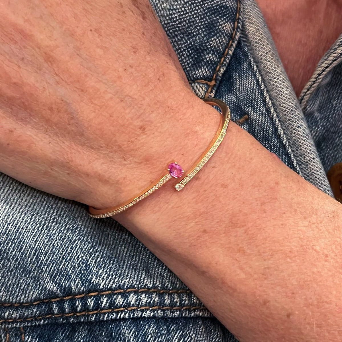 Hueb Gold Pink Sapphire Diamond Crossover Bangle Bracelet