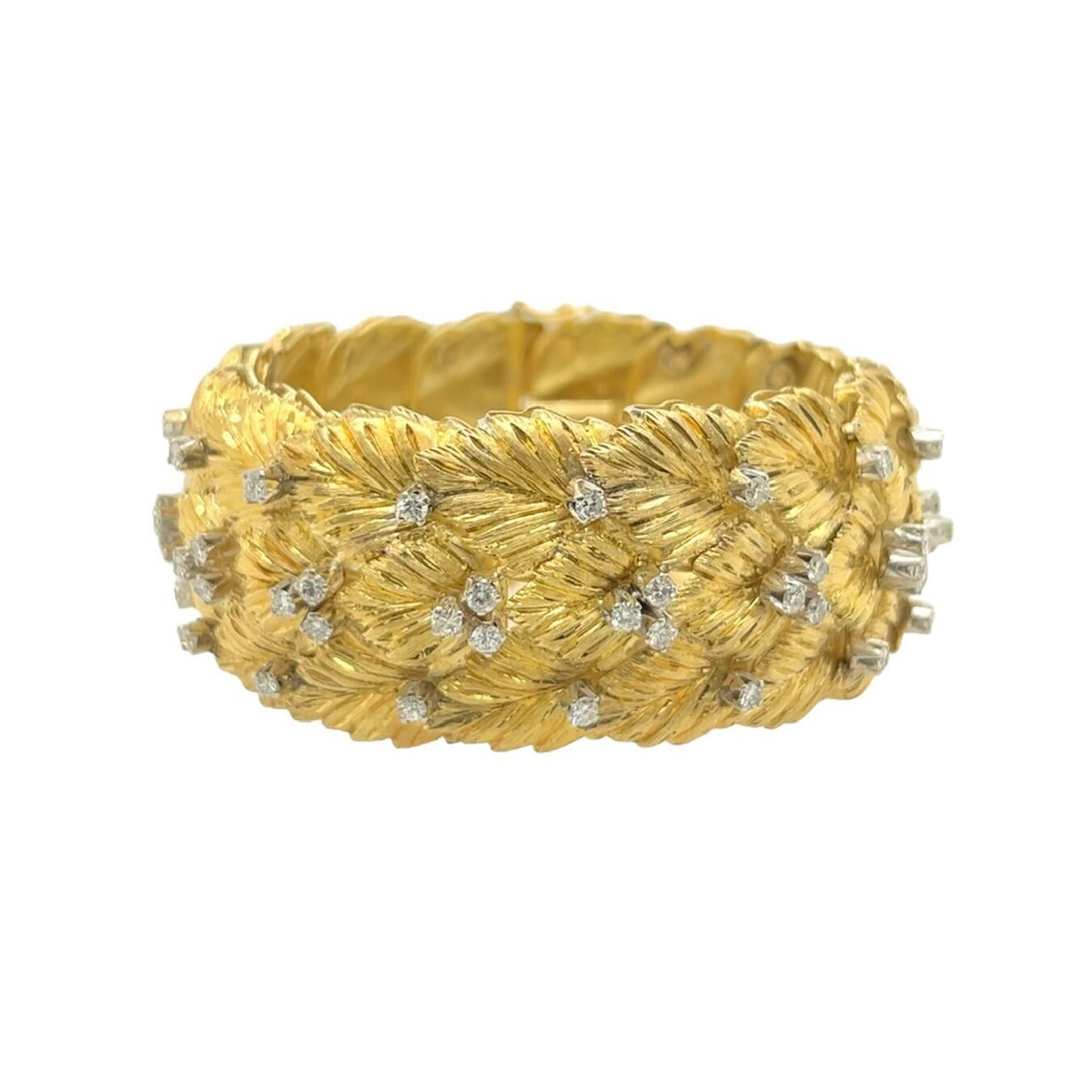 Gold Diamond Textured Leaf Bracelet